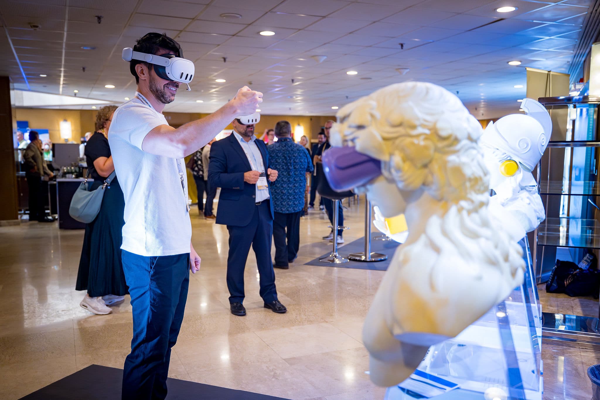 ESOMAR Congress attendee wearing VR at FFIND Booth