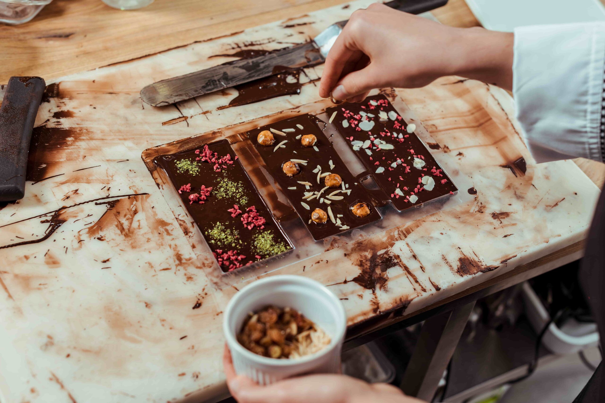 3 chocolate bars refined with fine ingredients